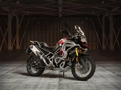 Thiumph tiger 1200 Rally explorer 20022 Low-poly 3D model