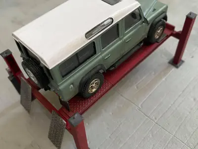 4 POST CAR LIFT 7MM SCALE  MODEL RAILWAY BUILDING 3D print model