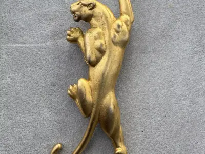 Golden Panther Wall Hook Art Decor Animal Sculpture 3D Low-poly 3D model