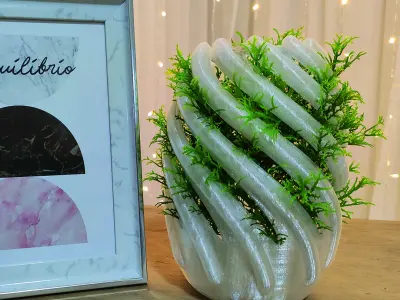 TWISTED DECORATIVE MODERN VASE 3D print model