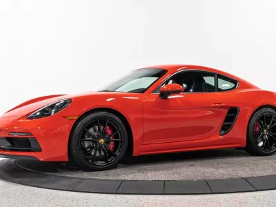 Modern Luxury Sports 3D Model for Game Development and Archviz 3D model