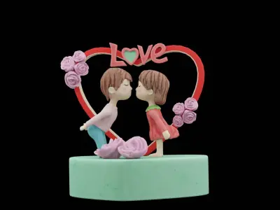 Decorative Polyresin Love Couple Figurine  Low-poly 3D model