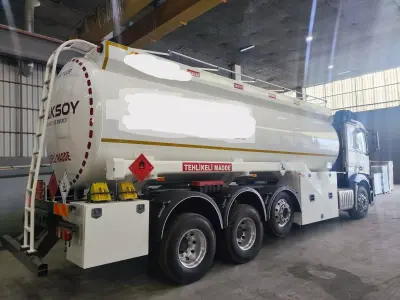 Aluminum Fuel Tanker 28000 Liters MERCEDES 3232 TRUCK MOUNTED 3D model