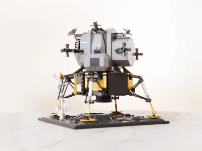 Brick lunar lander set 3D model