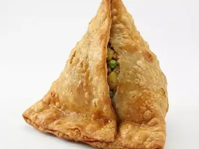 Samosa Low-poly 3D model
