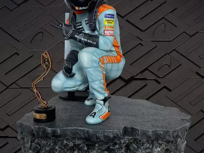Lando Norris 1-4 Scale Statue 3D print model