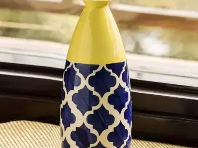  Big Neck Vase Free 3D model