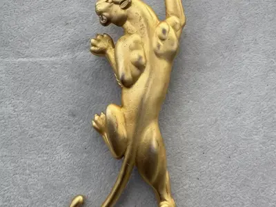Golden Panther Wall Hook Art Decor Animal Sculpture 3D Low-poly 3D model
