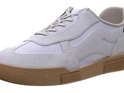 Sneakers Low-poly 3D model