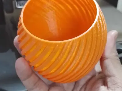 ELEGANT CURVED VASE - 3D PRINTABLE MODEL 3D print model