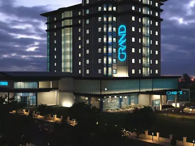 Hotel at night 3D model