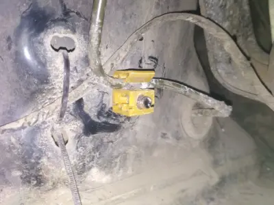 Mitsubishi Lancer MR129462 Brake Fluid Line Clip  3D print model