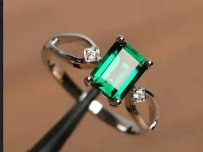 Emerald center engagement ring with earrings 3D print model