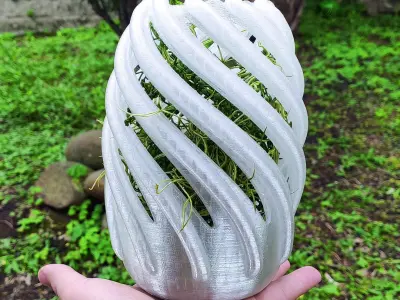 TWISTED DECORATIVE MODERN VASE 3D print model