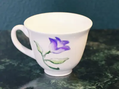 Cup with flower pattern Free low-poly 3D model