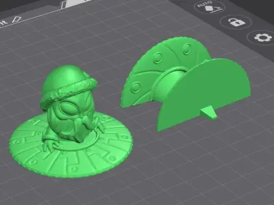 Alien Santa - STL printing Keychain 3D print model