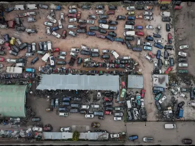 cars wreckage post apo area terrain drone scan Low-poly 3D model