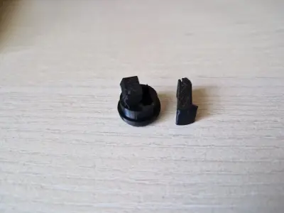 Clip for fastening the rear luggage rack Nissan Qashqai 3D print model