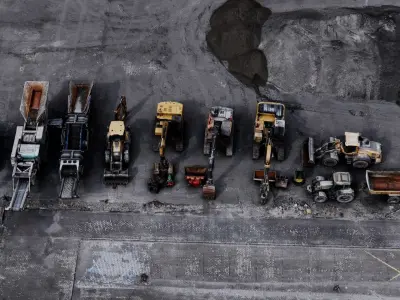 construction-site vehicles trucks machinery photogrammetry Low-poly 3D model