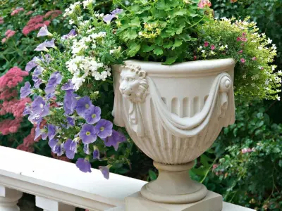 Classical vase for decorating the facade Classic outdoor vase 3D model