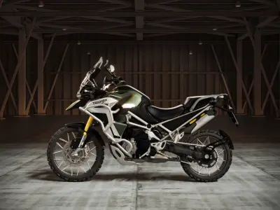 Thiumph tiger 1200 Rally explorer 20022 Low-poly 3D model