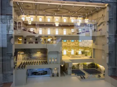 Eternity circular building with mirror in middle Free 3D model