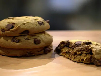 UE4 - Chocolate Cookie 3D Scans - PBR Nanite and Lowpoly Props Low-poly 3D model