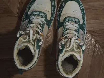 Worn Dirty Sneaker Photoscan 3D model