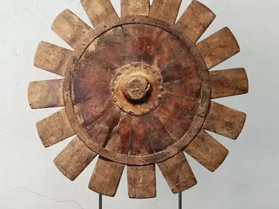 Antiqued Charkha Decor 3D model