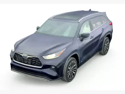 Toyota Highlander 2023 Low-poly 3D model