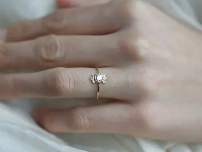 Round Diamond Ring in Bezel Setting Flower Shaped Cluster 3D print model