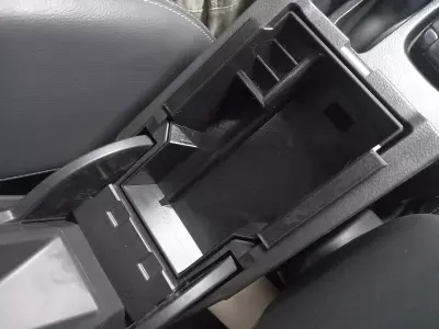 Suzuki Sx4 S-cross elbow rest container 3D print model