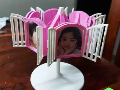 Revolving Face Window Photo Frame 3D print model