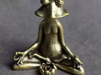 Decorative sculpture design home minimalist meditating frog 3D print model