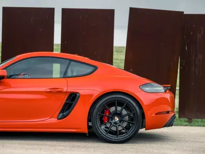 Modern Luxury Sports 3D Model for Game Development and Archviz 3D model