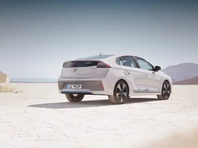 Mid size sedan 3D model