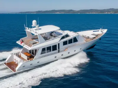 Luxury Trawler Yacht White with Teak Decks and Flybridge  3D model