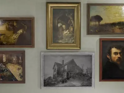 Old Picture Frames Low-poly 3D model