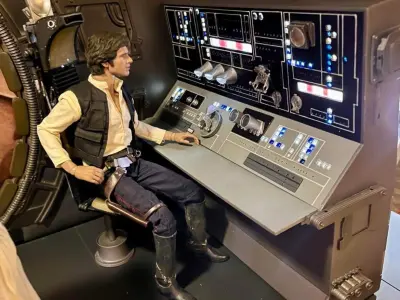 Jazzinc upgrade Millennium Falcon Engineering console 3D model