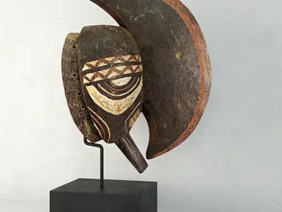 Bobo Mohawk Mask Headcrest on Stand 3D model