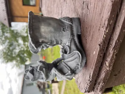 Garden sculpture Frog on a boot 3D print model