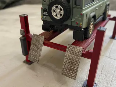 4 POST CAR LIFT 7MM SCALE  MODEL RAILWAY BUILDING 3D print model