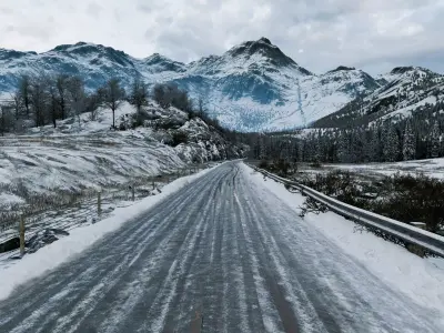 Scenic Winter Countryside Roads Low-poly 3D model