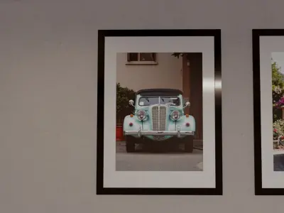 Framed Pictures of Vintage Cars Low-poly 3D model