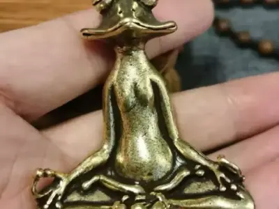 Decorative sculpture design home minimalist meditating frog 3D print model
