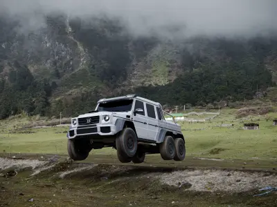 Mercedes Brabus G700 6x6  Low-poly 3D model