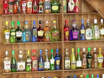 WoodBar bar with shelves and stools 3D model