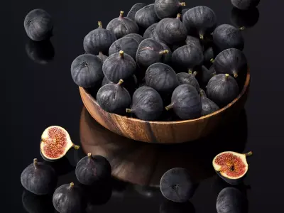 Figs in a wooden bowl Low-poly 3D model