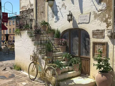 Old House 3D model get