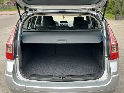 Renault Megane-II trunk rolo notches Free 3D print model